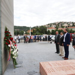 Položeni vijenci u povodu 30. obljetnice osnutka 111. brigade HV-a