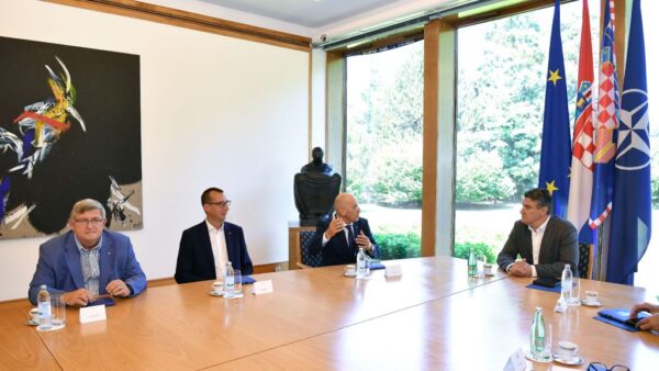 Predsjednik Milanović primio voditelja projekta Esimit Europa foto: Ured predsjednika Republike Hrvatske/Tomislav Bušljeta)