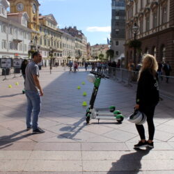 Prezentacija sigurne vožnje romobila na Korzu