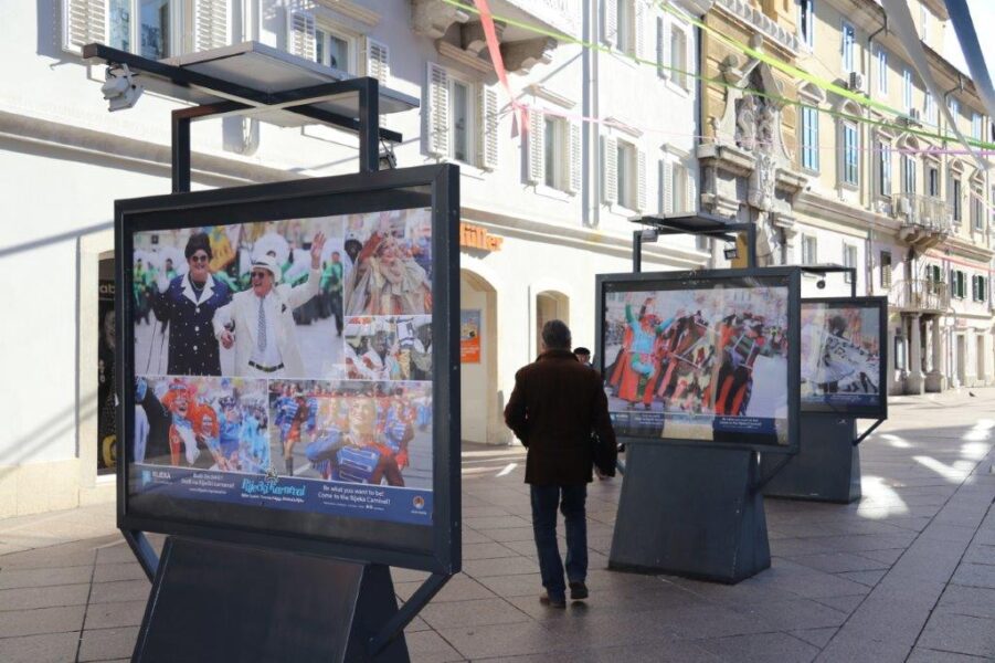 Izložba Povorka na postamentima_Riječki karneval 2022