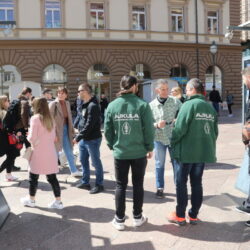 Izložba More spaja na izložbnim panoima na Korzu
