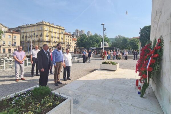 Polaganje vijenaca povodom Dana antifašističke borbe