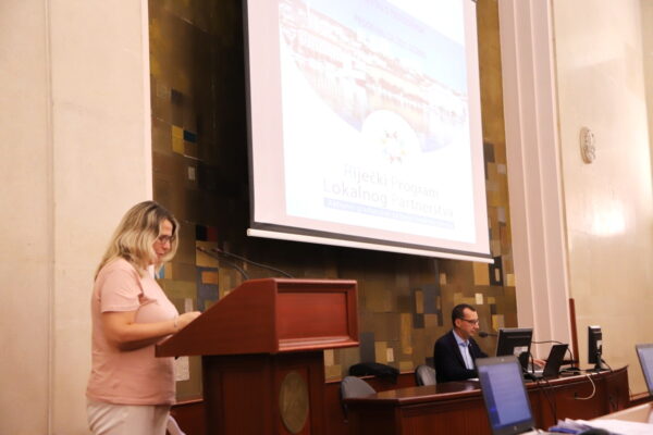 Dragica Fadljević predstavlja Riječko program lokalnog partnerstva