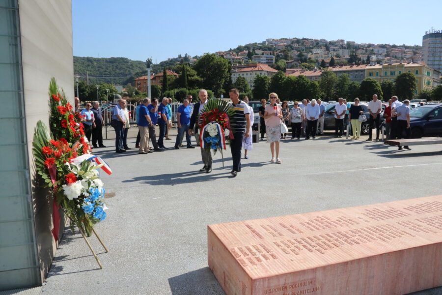 Polaganje vijenaca 111. brigada HV-a