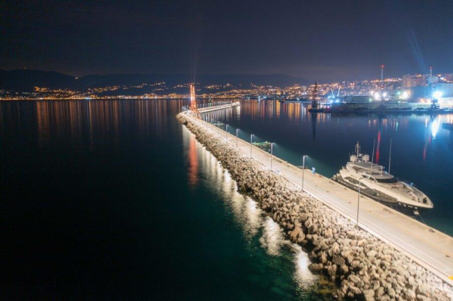 Riječki lukobran_nova rasvjeta