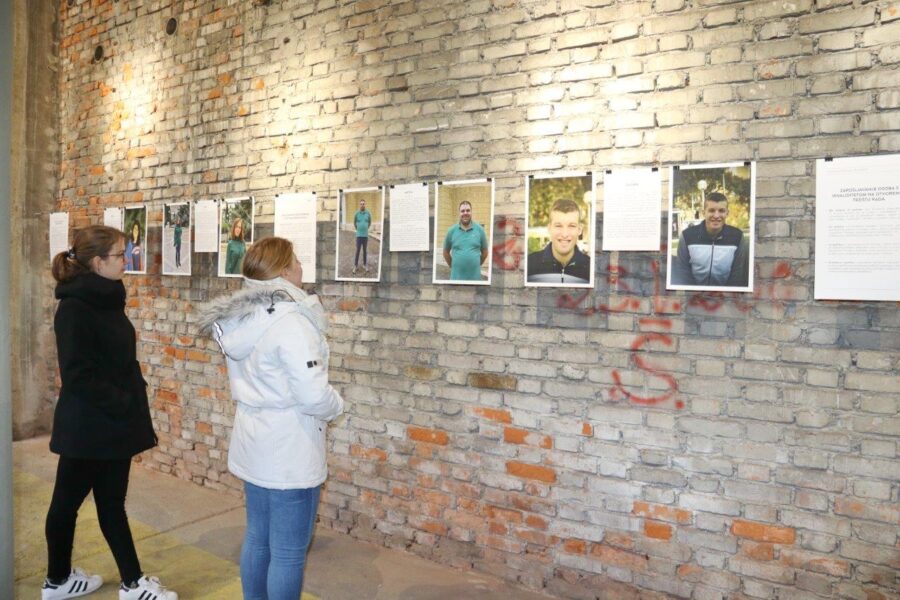 Izložba fotografija „Distancirano socijalni – Želim raditi!“