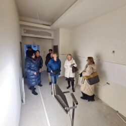 Zamjenici gradonačelnika zajedno s roditeljima korisnika obišli novi prostor Područnog odjela za odgoj i obrazovanje
