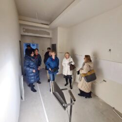 Zamjenici gradonačelnika zajedno s roditeljima korisnika obišli novi prostor Područnog odjela za odgoj i obrazovanje