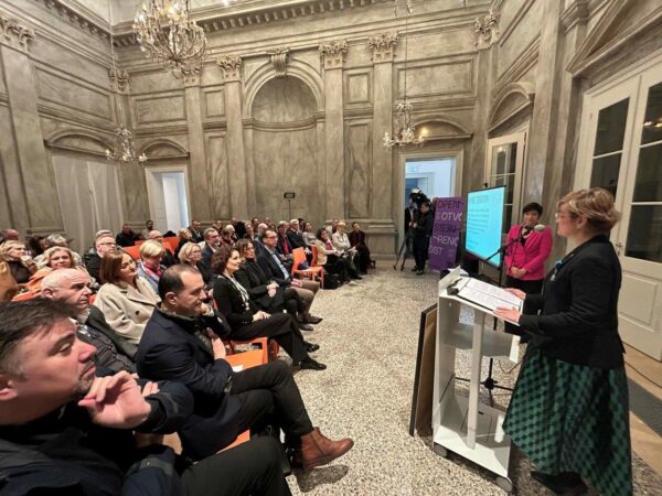 Rektorici Snježani Prijić Samaržiji odličje Viteza Nacionalnog reda za zasluge Francuske Republike