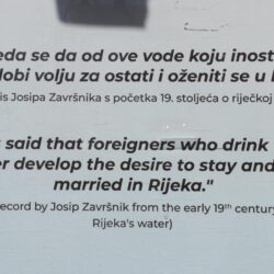 Izložba na postamentima na Korzu „Rijeka za čistu vodu“