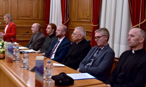 Predstavljanje knjige nadbiskupa u miru Ivana Devčića „Pitanje o Bogu“