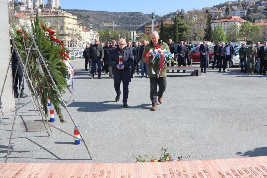 Polaganje vijenaca povodom Obilježavanja 32. godišnjice osnivanja Specijalne jedinice policije „Ajkula“