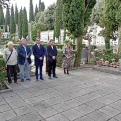 Polaganje vijenaca na spomen obilježjima
