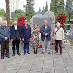 Polaganje vijenaca na spomen obilježjima