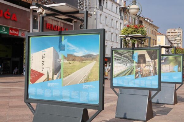 Izložba Primorsko-goranske županije na Korzu „30 godina rastemo zajedno“