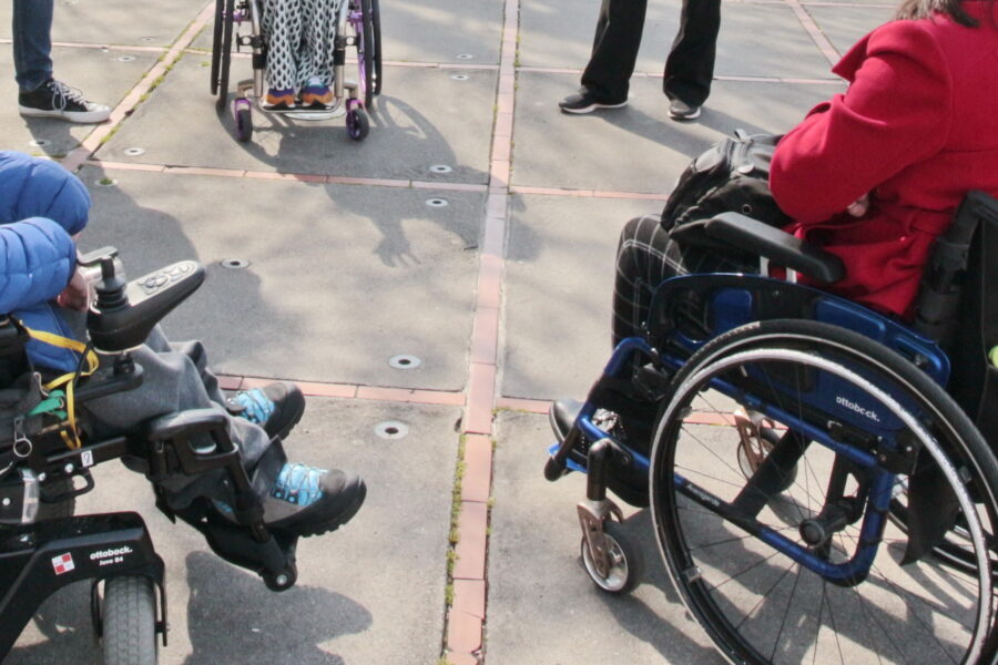 Obilazak grada s osobama s invaliditetom u sklopu projekta „Otklonimo barijere"