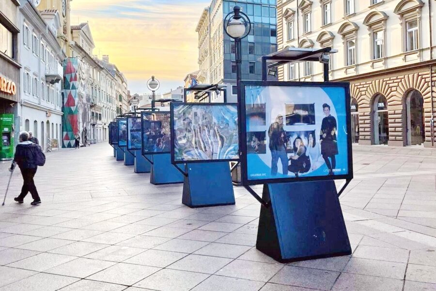 Izložba na riječkim postamentima SKC za 10!