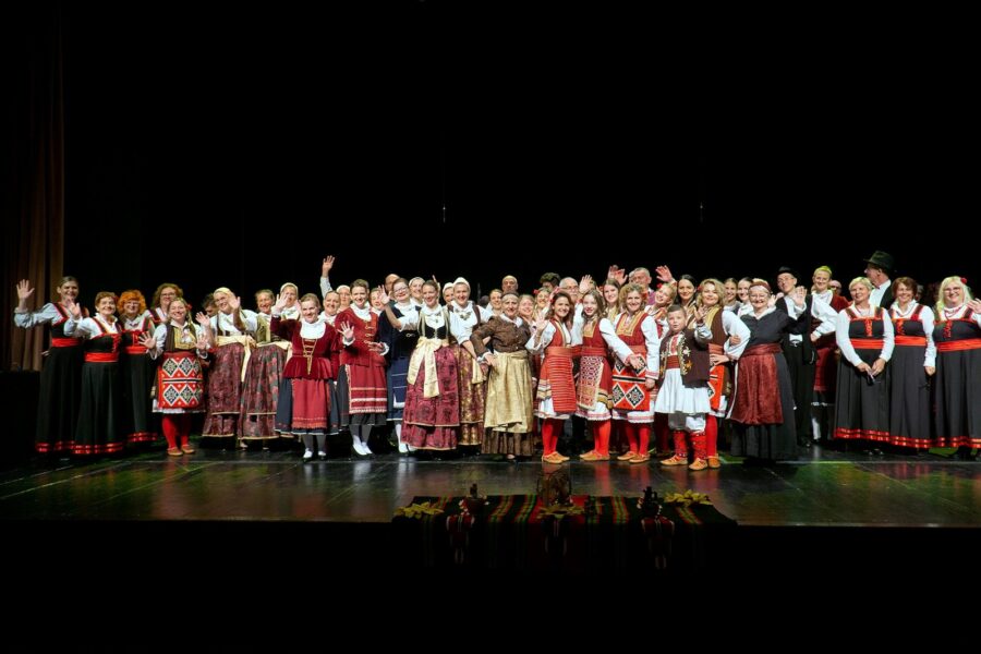 Večer folklora MKD Ilinden i prijatelja -foto Gordana Kvajo