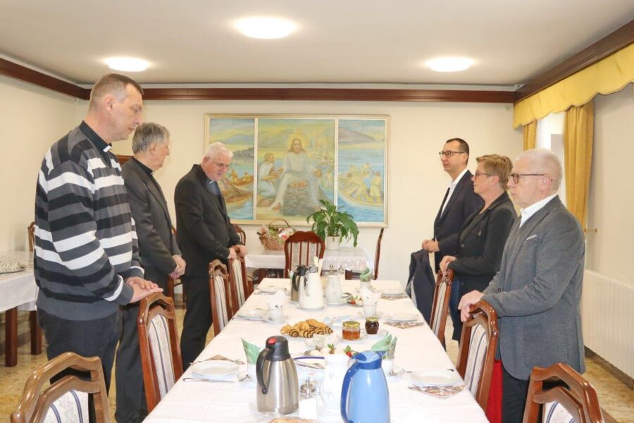 Tradicionalno božićno čestitanje u Riječkoj nadbiskupijiTradicionalno božićno čestitanje u Riječkoj nadbiskupiji