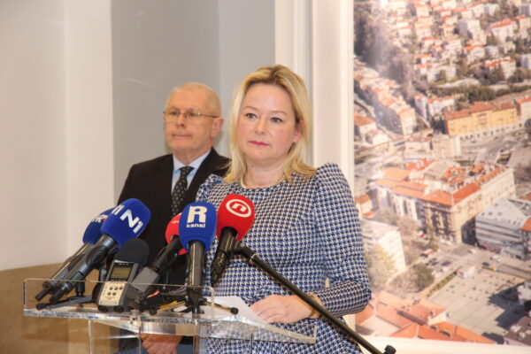 Završna godišnja konferencija za novinare