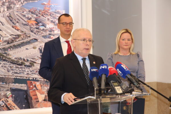 Završna godišnja konferencija za novinare