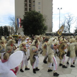 Zametske maškare i zvončari 2024. okupljanje u kolo