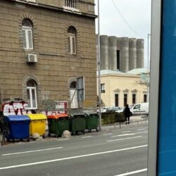 Raznorazni oglasi na javnim površinama u centru Rijeke - pitanje Ive Rinčić