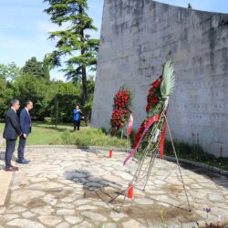 Spomenik kod Spomen kosturnice na Trsatu