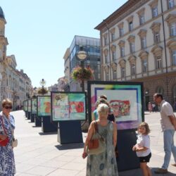 Otvorenje izložbe Sve boje mog autizma Svena Klasića