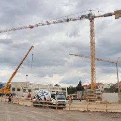 Polaganje vremenske kapsule u temelje novog Tehničko servisnog centra Autokluba Rijeka na Rujevici