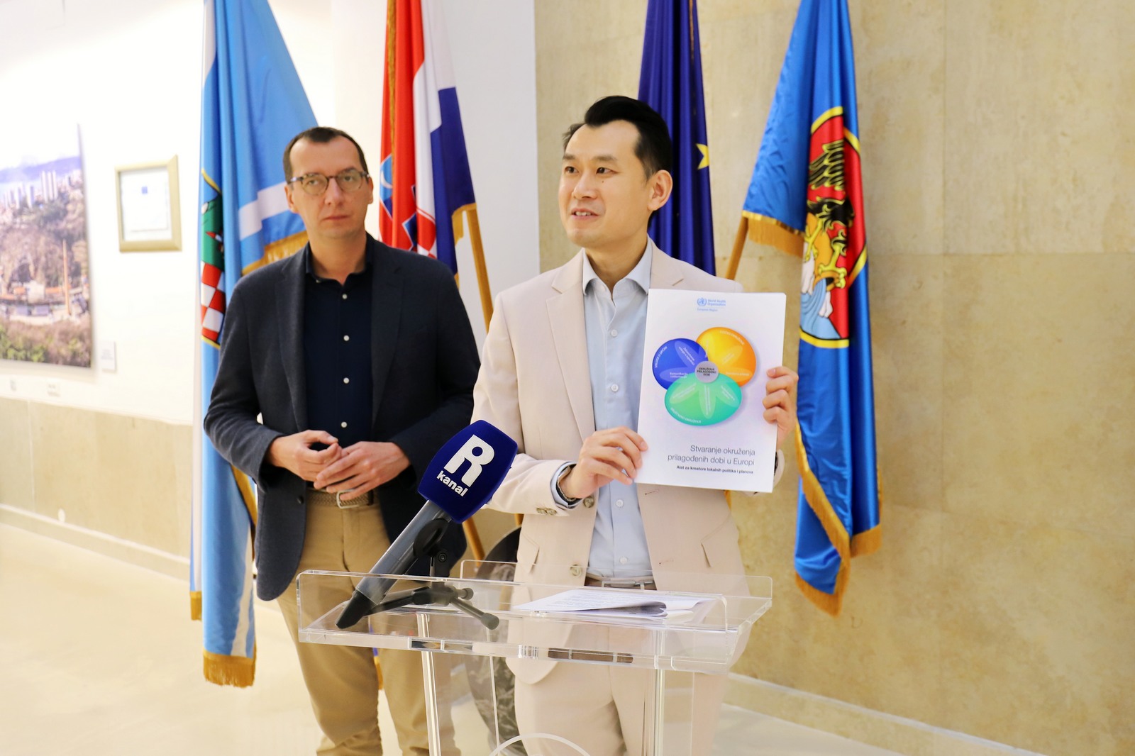 Hrvatski prijevod publikacije Stvaranje okruženja prilagođenih dobi u Europi