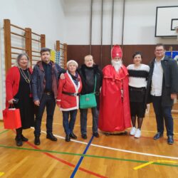 Priredba povodom Svetog Nikole u Osnovnoj školi Pećine