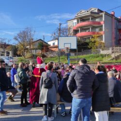 Sveti Nikola stigao je s poklon paketićima - Grbci 2024.