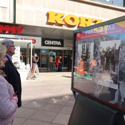 Izložba Partizanke na Korzu (
