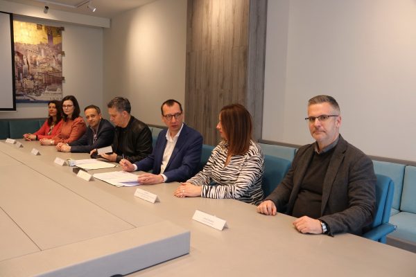 Potpis dodatka kolektivnog za Dom mladih