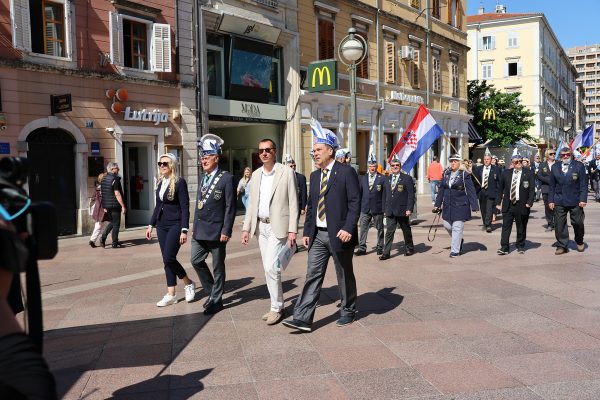 Parada zastava FECC