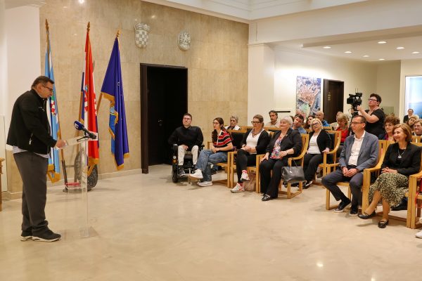 Uručenje ugovora za udruge u zdravstvu i socijalnoj skrbi