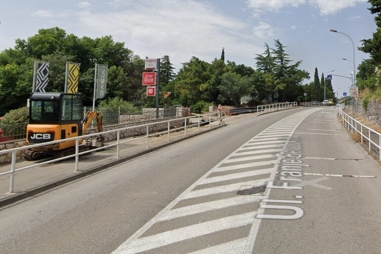 Obnova kolnika u Ulici Franje Belulovića