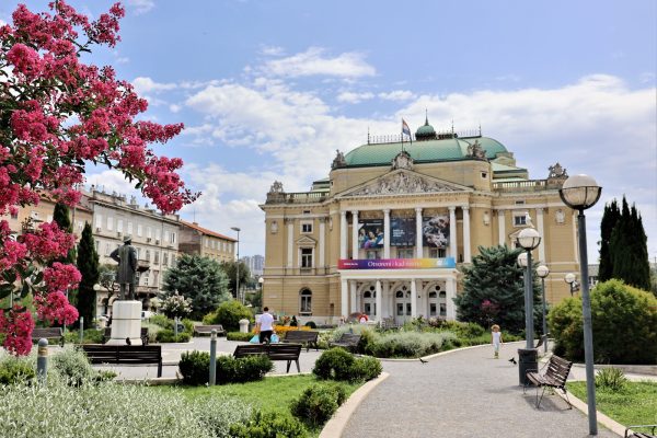 Zgrada kazališta