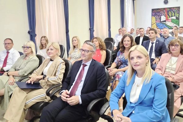 Publika, Zlatna kuna