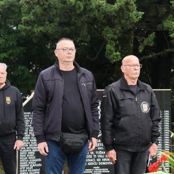 Polaganje vijenaca 128 brigada