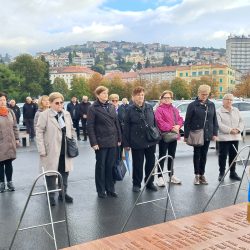Polaganje vijenaca 128 brigada