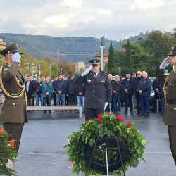 Polaganje vijenaca 128 brigada