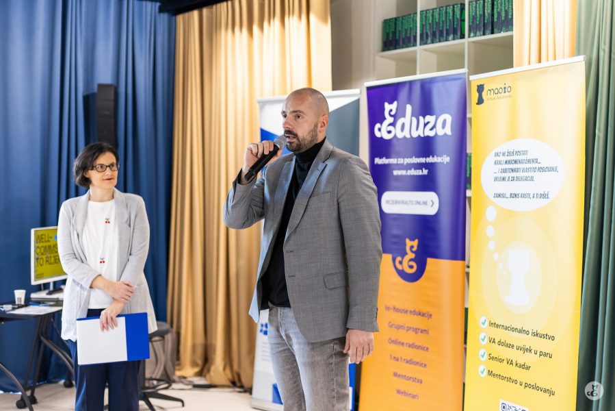 eduza_show_unplugged