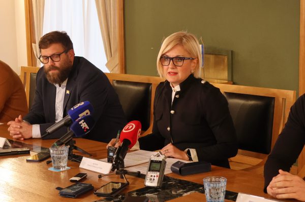 Konferencija za novinare Rincic sa suradnicima