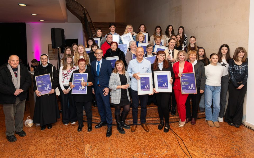 Nagrada za volontere godine