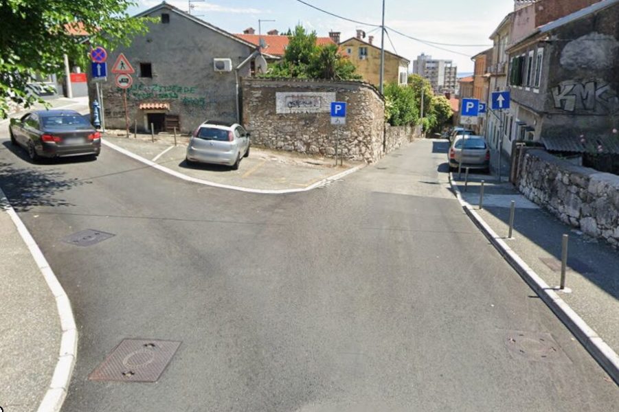Puknuće vodovodne cijevi u Braće Branchetta