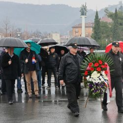 Polaganje vijenaca na Delti za spomendan međunarodnog priznanja