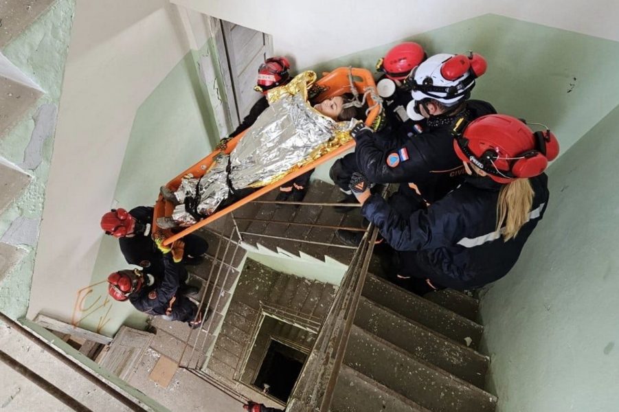 Postrojba civilne zaštite za spašavanje iz ruševina