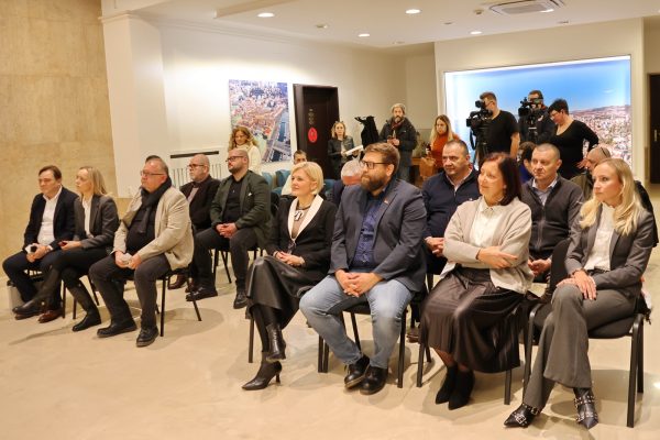 Potpisivanje ugovora za nove autobuse Autotroleja